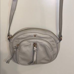 Kelly Wynne crossbody!